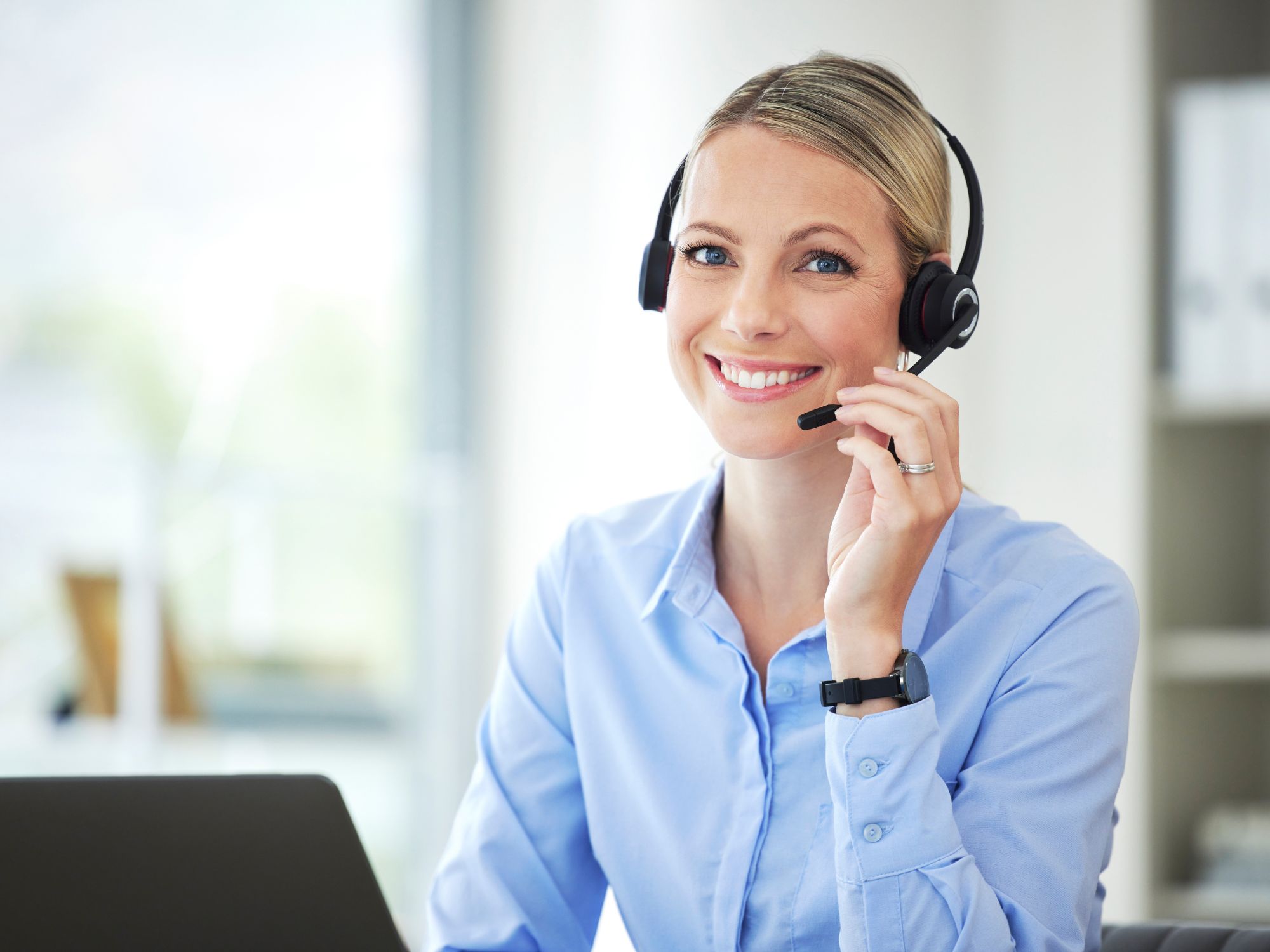 Customer service representative managing on-call dispatch schedules